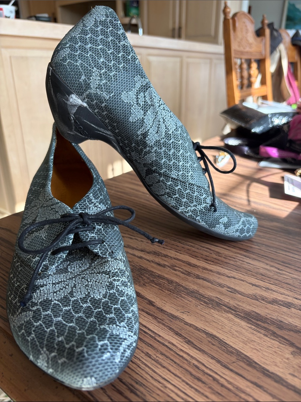 Tracey Neuls Rare Lace Pattern bike shoes size 40, Excellent condition
